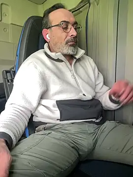 Snapshot of dzhakar chatting on 02/16/26, 11:31 dzhakar online show from 02/16/26, 11:31