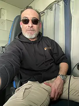 Snapshot of dzhakar chatting on 02/23/26, 11:55 dzhakar online show from 02/23/26, 11:55