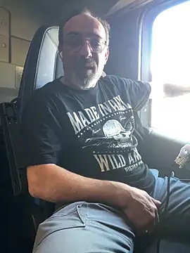 Snapshot of dzhakar chatting on 02/04/26, 12:33 dzhakar online show from 02/04/26, 12:33