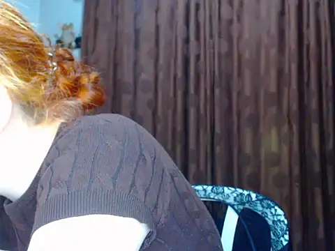 Snapshot of Redhead_incandy chatting on 06/12/26, 12:30 Redhead incandy online show from 06/12/26, 12:30