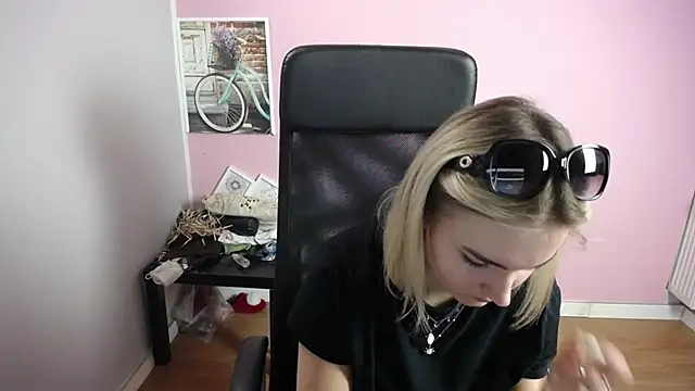 viktoria lovely online show from 06/19/26, 07:36