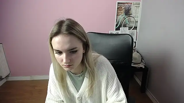Snapshot of viktoria_lovely chatting on 02/10/25, 11:25 viktoria lovely online show from 02/10/25, 11:25
