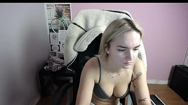 viktoria lovely online show from 12/04/25, 09:41