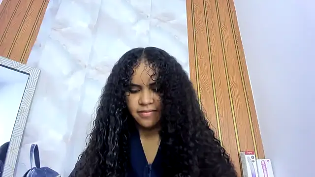 Snapshot of makena18 chatting on 10/02/25, 02:31 makena18 online show from 10/02/25, 02:31