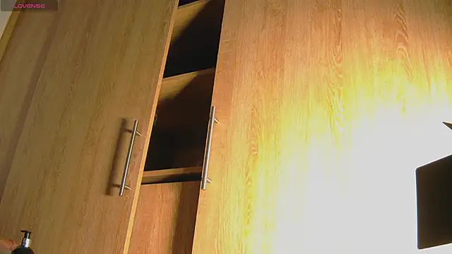 Snapshot of aidaadams chatting on 10/27/25, 11:22 aidaadams online show from 10/27/25, 11:22