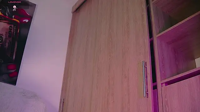 Snapshot of aidaadams chatting on 09/29/25, 11:27 aidaadams online show from 09/29/25, 11:27