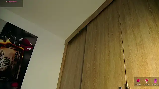 Snapshot of aidaadams chatting on 09/21/25, 09:47 aidaadams online show from 09/21/25, 09:47