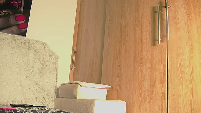 Snapshot of aidaadams chatting on 10/09/25, 11:22 aidaadams online show from 10/09/25, 11:22