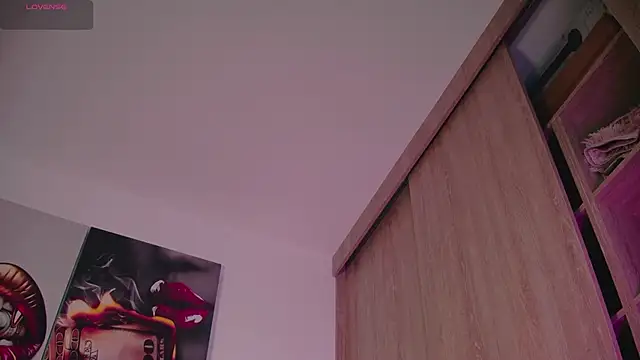 Snapshot of aidaadams chatting on 09/27/25, 11:16 aidaadams online show from 09/27/25, 11:16