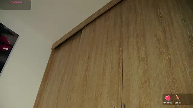 Snapshot of aidaadams chatting on 09/18/25, 10:18 aidaadams online show from 09/18/25, 10:18