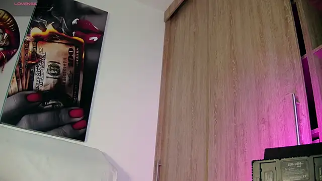 Snapshot of aidaadams chatting on 09/13/25, 10:15 aidaadams online show from 09/13/25, 10:15