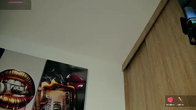 Snapshot of aidaadams chatting on 09/11/25, 11:21 aidaadams online show from 09/11/25, 11:21