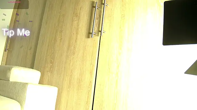 Snapshot of aidaadams chatting on 11/13/25, 11:14 aidaadams online show from 11/13/25, 11:14