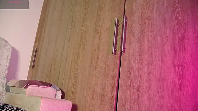 Snapshot of aidaadams chatting on 11/24/25, 11:32 aidaadams online show from 11/24/25, 11:32