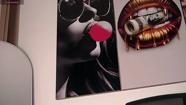 Snapshot of aidaadams chatting on 12/01/25, 11:22 aidaadams online show from 12/01/25, 11:22