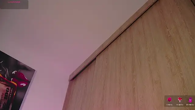 Snapshot of aidaadams chatting on 10/15/25, 11:18 aidaadams online show from 10/15/25, 11:18