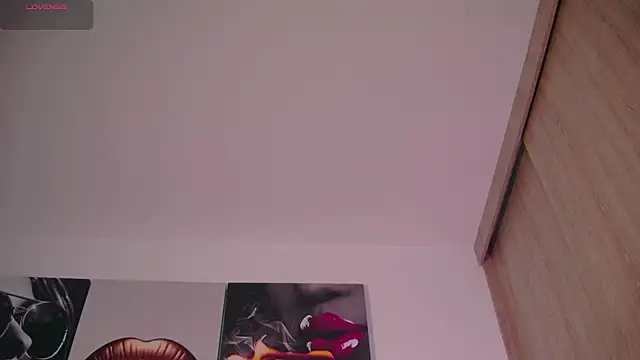 Snapshot of aidaadams chatting on 09/26/25, 11:17 aidaadams online show from 09/26/25, 11:17