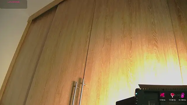 Snapshot of aidaadams chatting on 10/18/25, 11:12 aidaadams online show from 10/18/25, 11:12