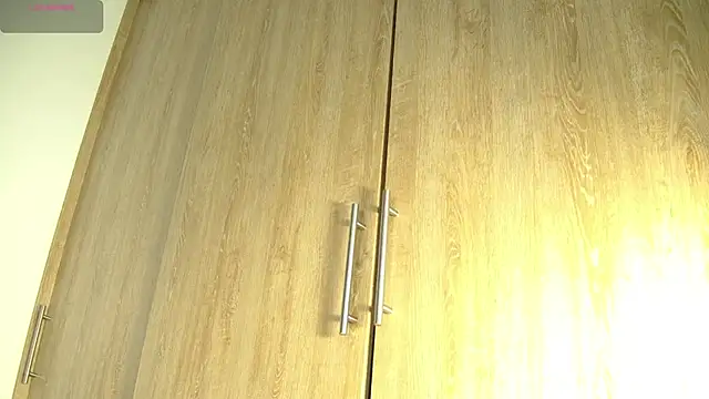 Snapshot of aidaadams chatting on 11/06/25, 11:47 aidaadams online show from 11/06/25, 11:47