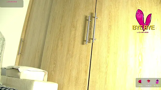 Snapshot of aidaadams chatting on 11/15/25, 12:20 aidaadams online show from 11/15/25, 12:20