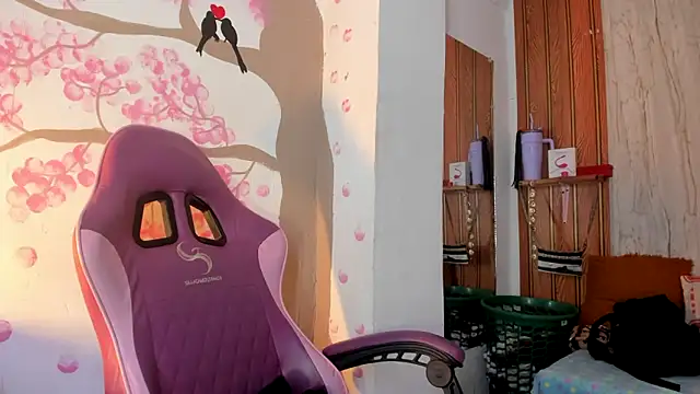 Snapshot of Alika01 chatting on 02/10/26, 01:10 Alika01 online show from 02/10/26, 01:10