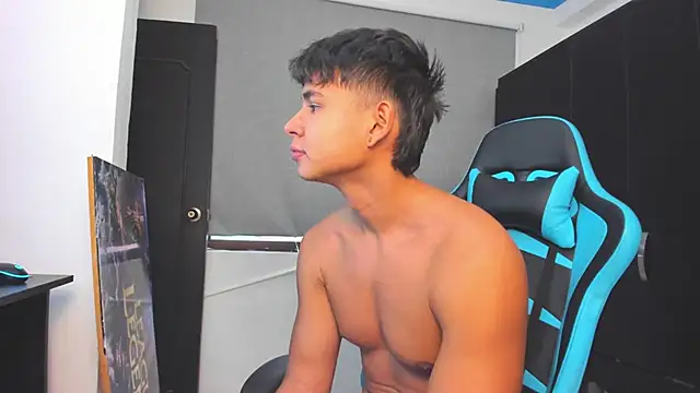 Snapshot of Bray_Kevin chatting on 11/03/25, 05:27 Bray Kevin online show from 11/03/25, 05:27