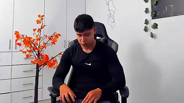 Snapshot of Bray_Kevin chatting on 01/08/26, 02:56 Bray Kevin online show from 01/08/26, 02:56