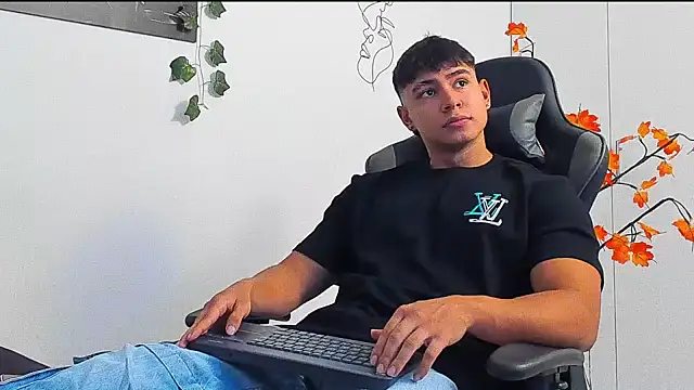 Snapshot of Bray_Kevin chatting on 02/16/26, 08:40 Bray Kevin online show from 02/16/26, 08:40