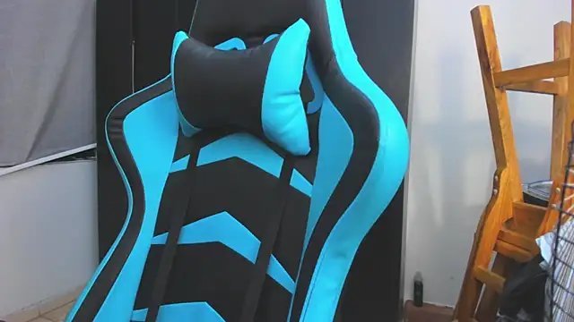 Snapshot of Bray_Kevin chatting on 11/23/25, 03:27 Bray Kevin online show from 11/23/25, 03:27