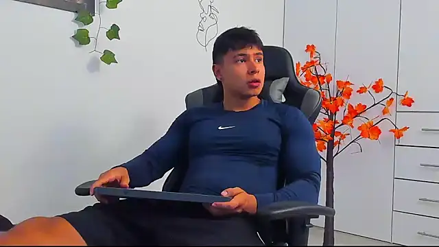 Snapshot of Bray_Kevin chatting on 01/12/26, 08:04 Bray Kevin online show from 01/12/26, 08:04