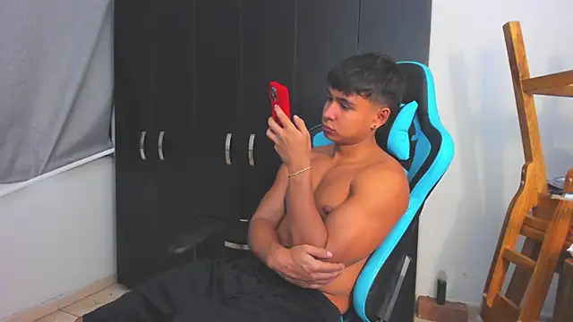 Snapshot of Bray_Kevin chatting on 12/02/25, 09:27 Bray Kevin online show from 12/02/25, 09:27