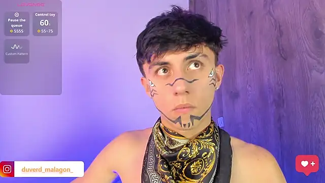 Snapshot of Demian_cute18 chatting on 10/28/25, 12:44 Demian cute18 online show from 10/28/25, 12:44