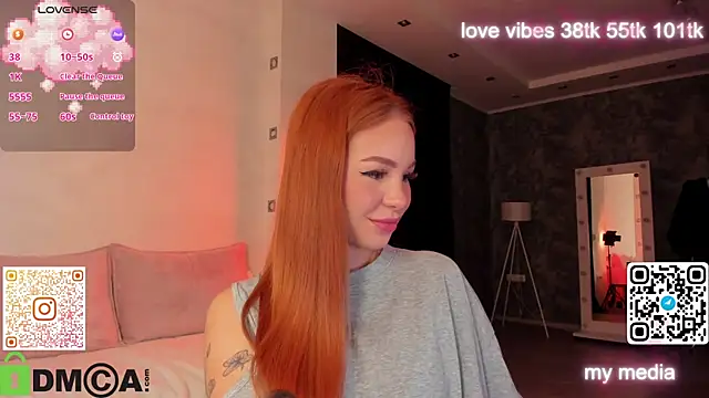 Snapshot of Tracy-Taylor chatting on 10/09/25, 12:55 Tracy-Taylor online show from 10/09/25, 12:55