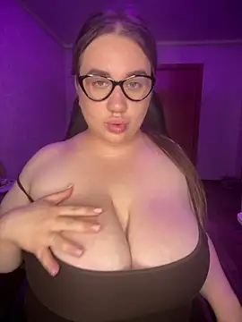 Snapshot of GabiBoobs chatting on 06/10/26, 06:09 GabiBoobs online show from 06/10/26, 06:09