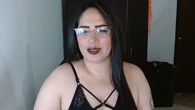 natashasmithe online show from 10/19/25, 07:27