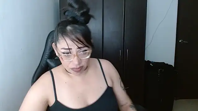 natashasmithe online show from 02/24/25, 04:16