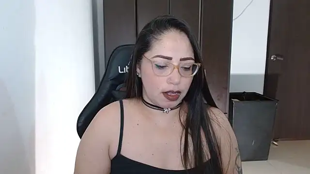 natashasmithe online show from 09/28/25, 07:54