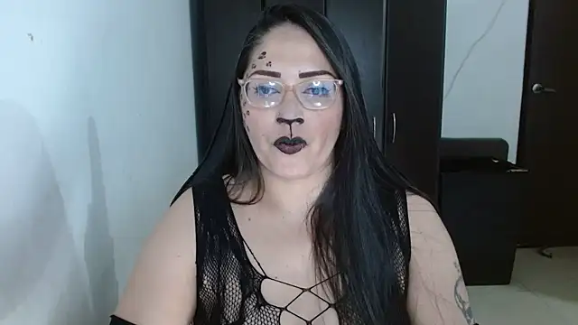 natashasmithe online show from 10/31/25, 01:02