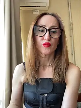 LauraDavis online show from 04/10/26, 02:02