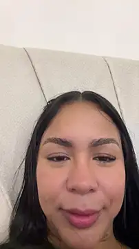 IsabelaVanegas  online show from 11/26/25, 05:35