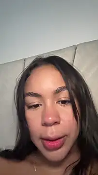 IsabelaVanegas  online show from 11/12/25, 05:17