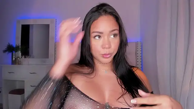 Snapshot of IsabelaVanegas_ chatting on 02/21/25, 03:34 IsabelaVanegas  online show from 02/21/25, 03:34