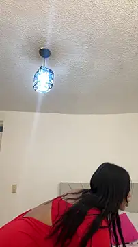 IsabelaVanegas  online show from 12/01/25, 05:14