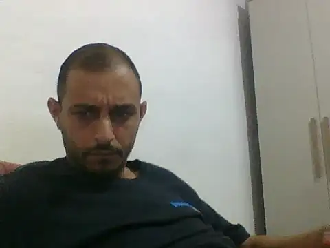 Pauzuudo01 online show from 10/23/25, 10:08