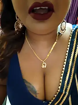 Snapshot of YR-SHIVANI chatting on 10/05/25, 04:14 YR-SHIVANI online show from 10/05/25, 04:14