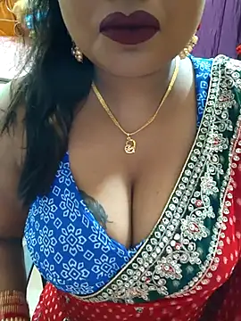 Snapshot of YR-SHIVANI chatting on 09/17/25, 04:14 YR-SHIVANI online show from 09/17/25, 04:14