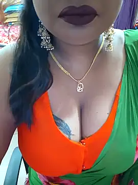 Snapshot of YR-SHIVANI chatting on 09/24/25, 03:57 YR-SHIVANI online show from 09/24/25, 03:57