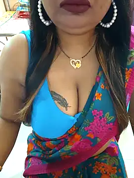 Snapshot of YR-SHIVANI chatting on 02/19/25, 04:34 YR-SHIVANI online show from 02/19/25, 04:34