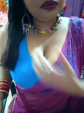 Snapshot of YR-SHIVANI chatting on 09/23/25, 04:30 YR-SHIVANI online show from 09/23/25, 04:30