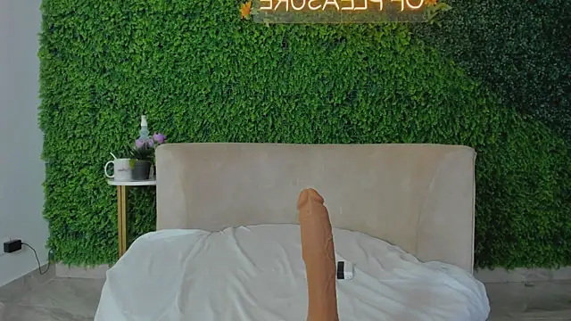 Abby-me online show from 12/14/25, 08:14